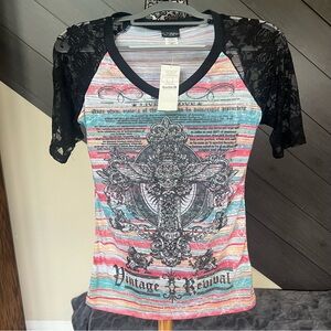 Daytrip Graphic‎ Lace Sleeve & Back Tee - Multicolor